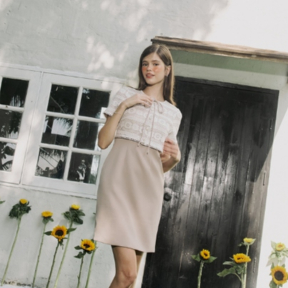 La Mignonne (XS-3XL) Dakota Bella Dress เดรสใส่ทำงาน ใส่เที่ยวช่วงบนเป็นงานผ้าลูกไม้ แต่งด้วยโบว์น่า