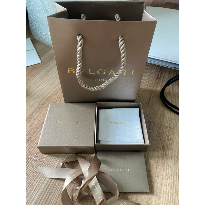 กล่องbvlgari แท้100% พร้อม ริบบิ้น