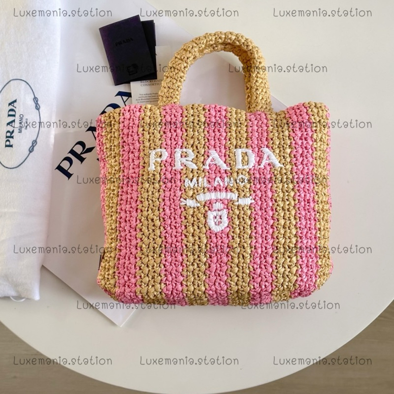 👜: New!! Prada Raffia Tote Bag ‼️ก่อนกดสั่งรบกวนทักมาเช็คสต๊อคก่อนนะคะ‼️