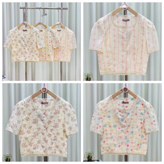 ป้าย HEAHA  เสื้อคอเหลี่ยมผ้าคอตตอนปักฉลุลายทั้งตัว อก 38 นิ…