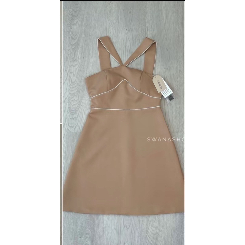 ส่งต่อ เดรสswanashop เดรสออกงานคล้องคอเกาะอก