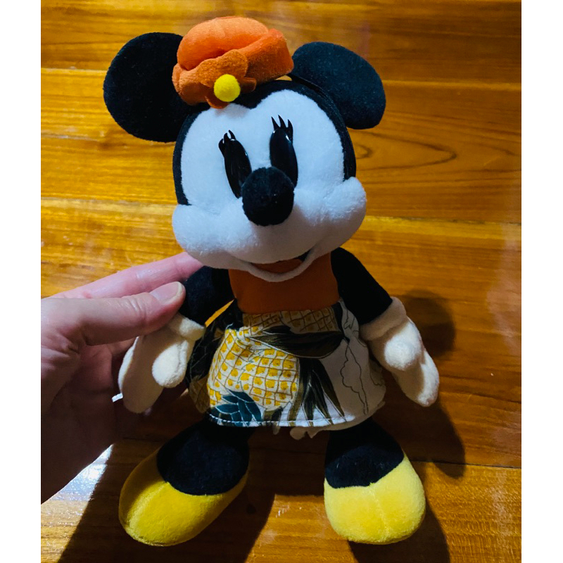 Good Condition Minnie 9" Doll can Posable Legs & Arms (Tokyo Disney)