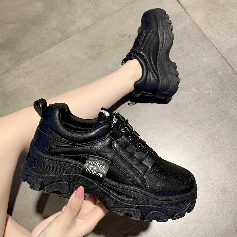 📢พร้อมส่ง📢 รองเท้าผ้าใบ ระบายอากาศได้ สไตล์ใหม่ สะดวกสบาย PU ผู้หญิง นุ่มและเสริมความสูง 1128