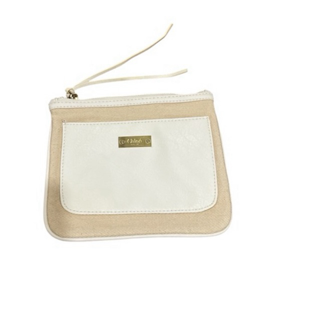 Chole makeup pouchh.