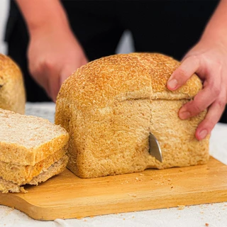 ขนมปังซาวโดวจ์รสชาติโฮลวีท SOURDOUGH WHOLE WHEAT (550g. / 275g.)