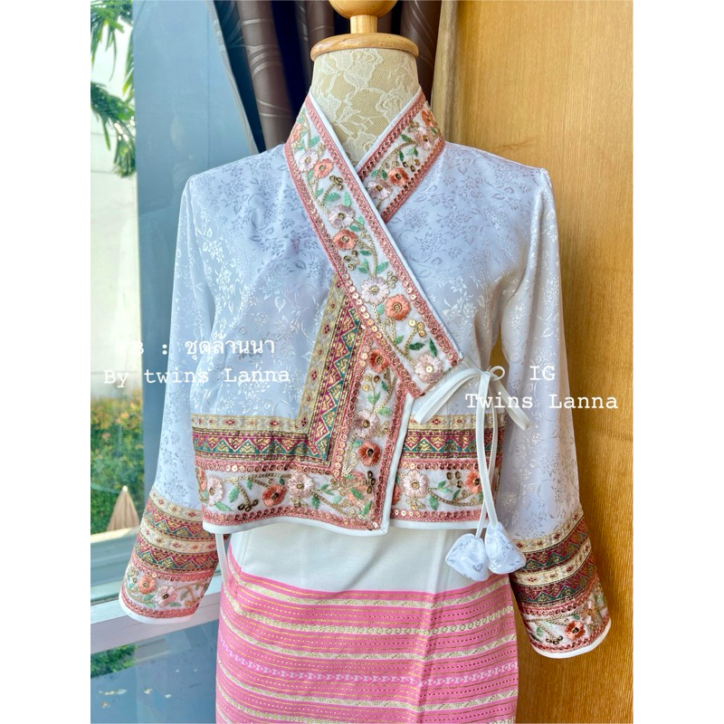 🪷 New 🪷เสื้อปั๊ดผ้าแพรลายใหม่ ราคา 1190 บาท