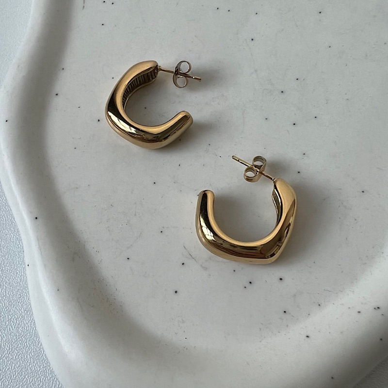 Adore- Coachella gold earring