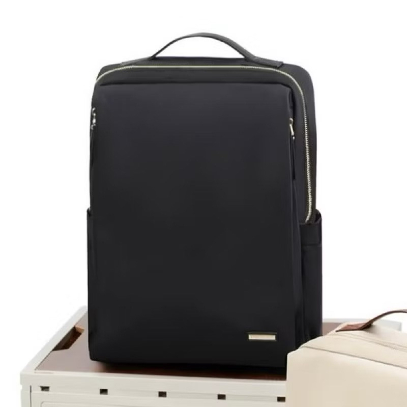 FULL DESIGN Hillary กระเป๋าเป้ กันน้ำ สีดำ