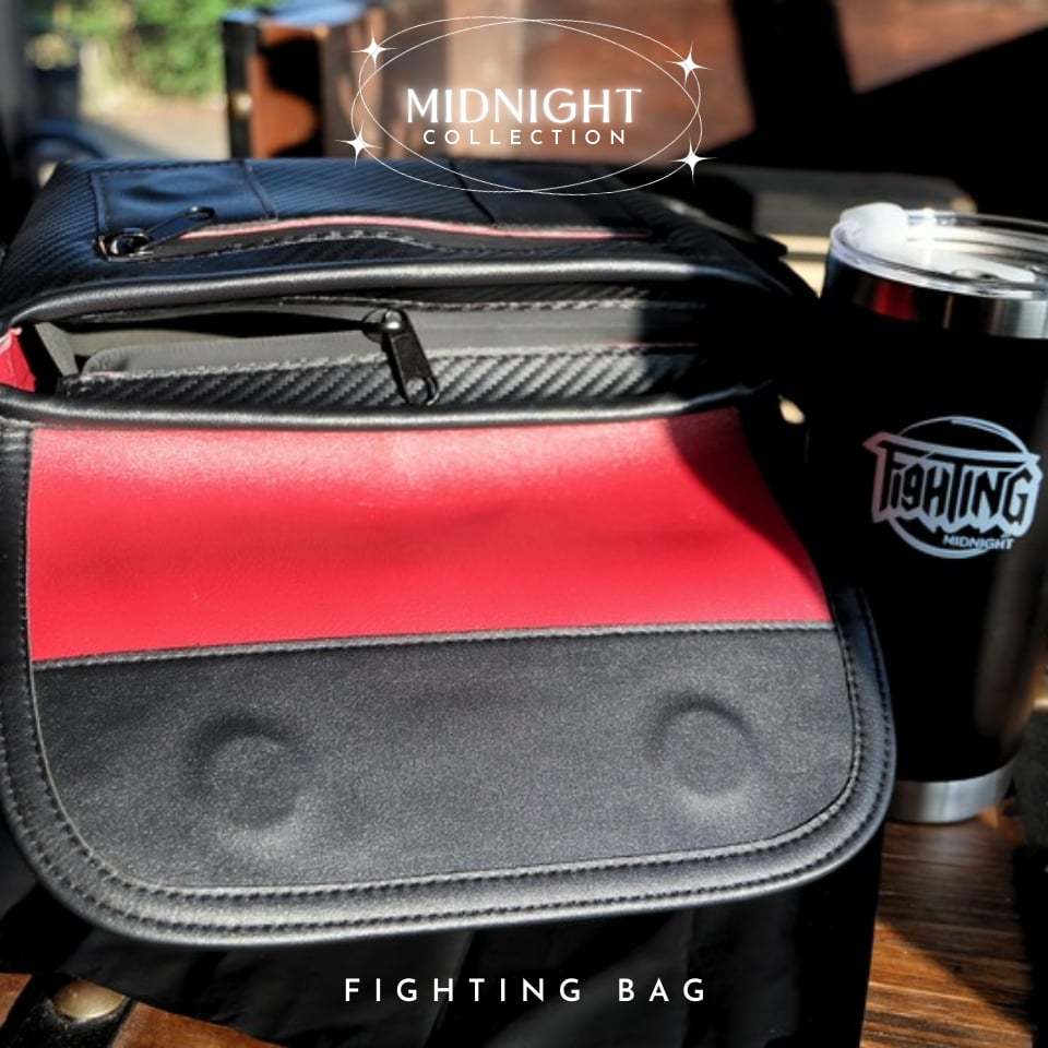 [ FIGHTING ] MIDNIGHT กระเป๋าสะพายข้าง 9" หนังหุ้มคาร์บอน 3D ( แม่เหล็ก )