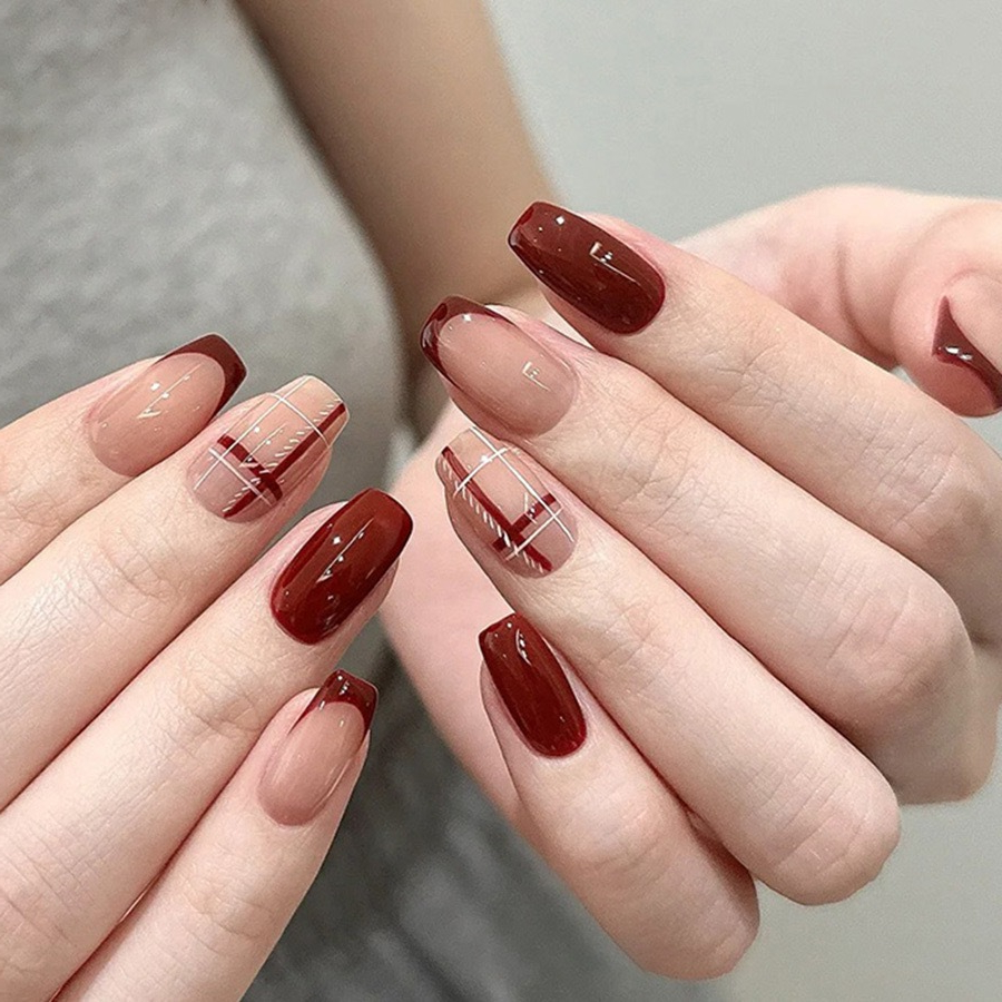 เล็บปลอม【R3048】 เล็บปลอมสำเร็จรูป เล็บปลอมยาว กันน้ำ หลากหลายสไตล์ กล่องละ 24 ชิ้น