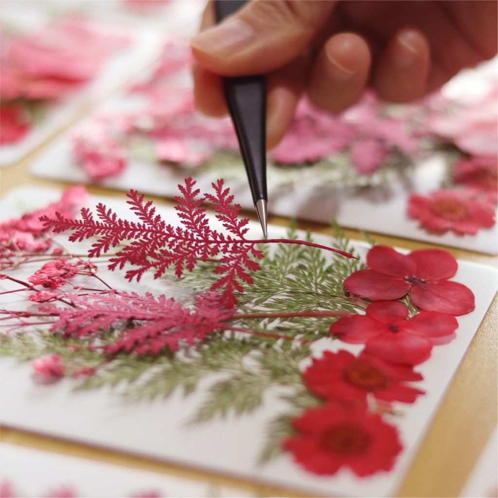 15pcs ชุดดอกไม้แห้งดอกไม้จริงขายร้อนกรอบรูปเทียนดอกไม้หอมแยกกาวหยดแต่งเล็บ DIY วัสดุชุด