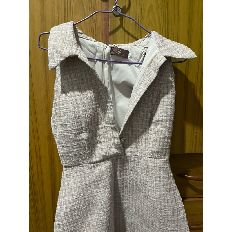 ส่งต่อ vellis closet สีนู้ด มือ1 ป้ายยังอยู่ ไซส์S ทักมาดูรูปเพิ่มเติมได้ค่ะ