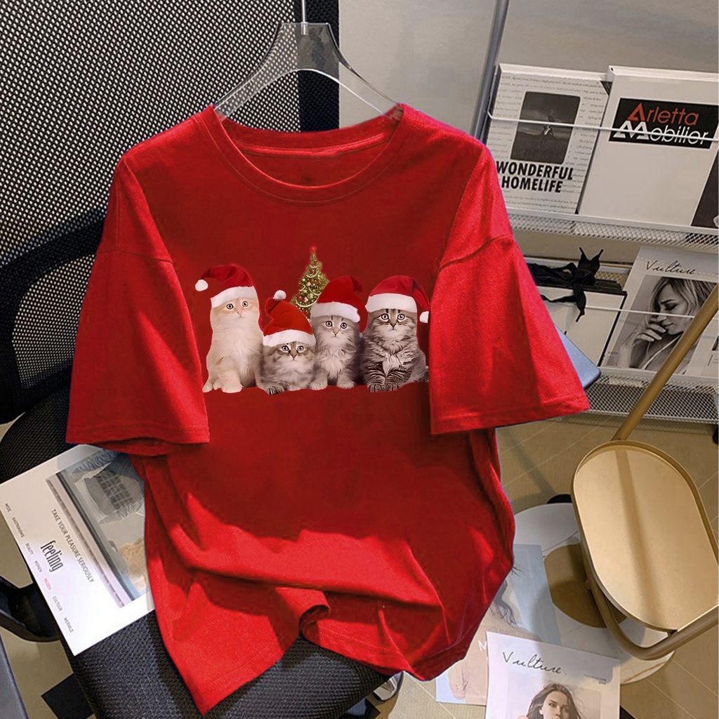Basi เสื้อแดง เสื้อยืด oversize เสื้อ Christmas Cat มิติ ผ้าคอตตอน 100% เนื้อผ้าเกรดพรีเมียม คอกลม ใส่สบาย