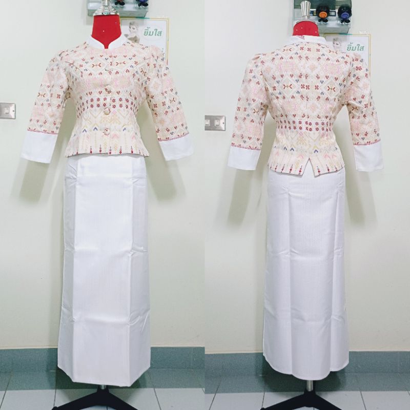 ห้องเสื้อ Sitra ไซส์ L เซ็ตเสื้อจิตรลดาผ้าทอลายแพรวา พร้อมผ้าถุงไหมหม่อน