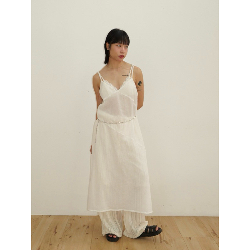 ray dress : เดรสสายเดี่ยวคอวีซีทรู