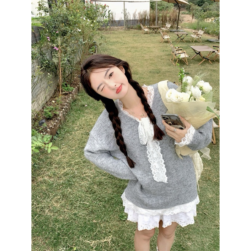 (C252) 𝐀𝐤𝐢𝐤𝐨 𝐒𝐰𝐞𝐚𝐭𝐞𝐫 เสื้อไหมพรมแขนยาวทรงโอเวอร์ไซส์ แต่งโบว์ลูกไม้