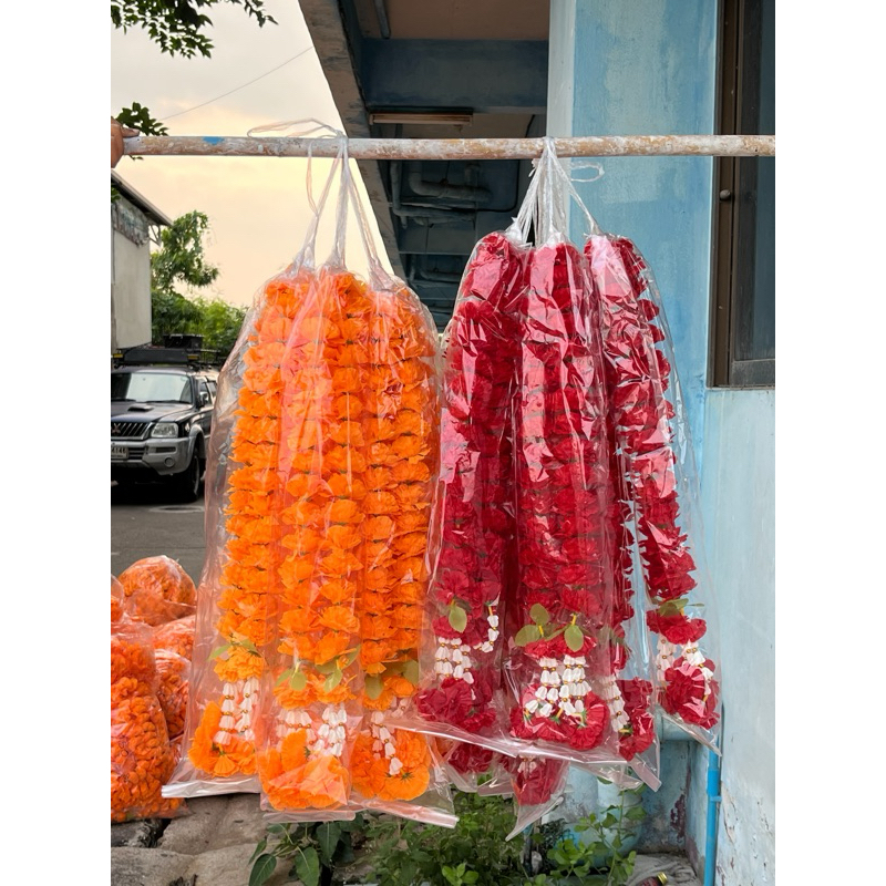 มาลัย พวงมาลัยดาวเรืองยาว 1 เมตร  พวงมาลัย2ชาย มาลัย มาลัยดาวเรือง แดง เหลือง พวงมาลัยไหว้ศาล