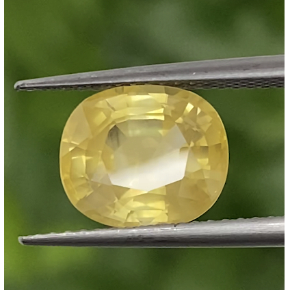 พลอย บุษราคัม Yellow Sapphire 3.56 กะรัต (Cts.)