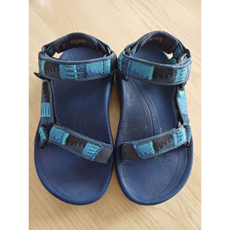รองเท้าเด็ก teva ยาว 17 cm. มือสอง