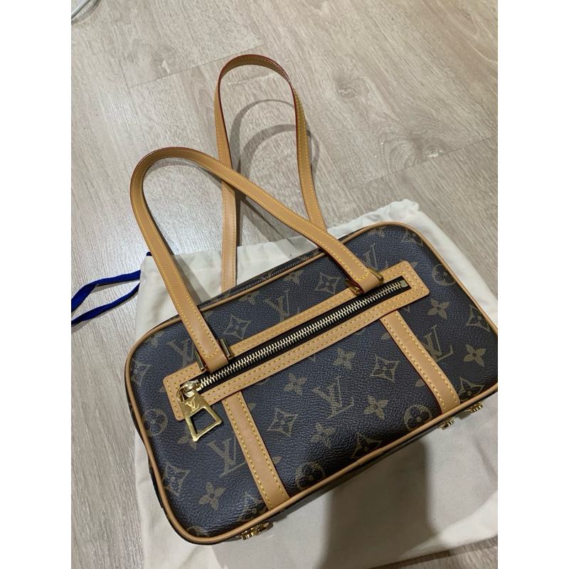 กระเป๋ามือสอง Lv พร้อมส่ง