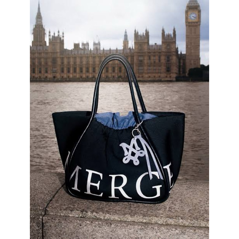 {ใส่โค้ดลด 1,000 เหลือ 2,090 บาท เท่านั้น!!} พร้อมส่ง Merge A Day bag ของแท้