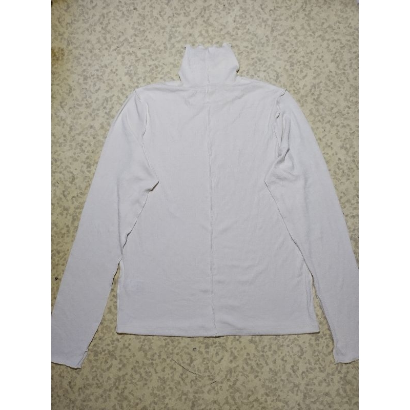 GU เสื้อยืดแขนยาวคอเต่า