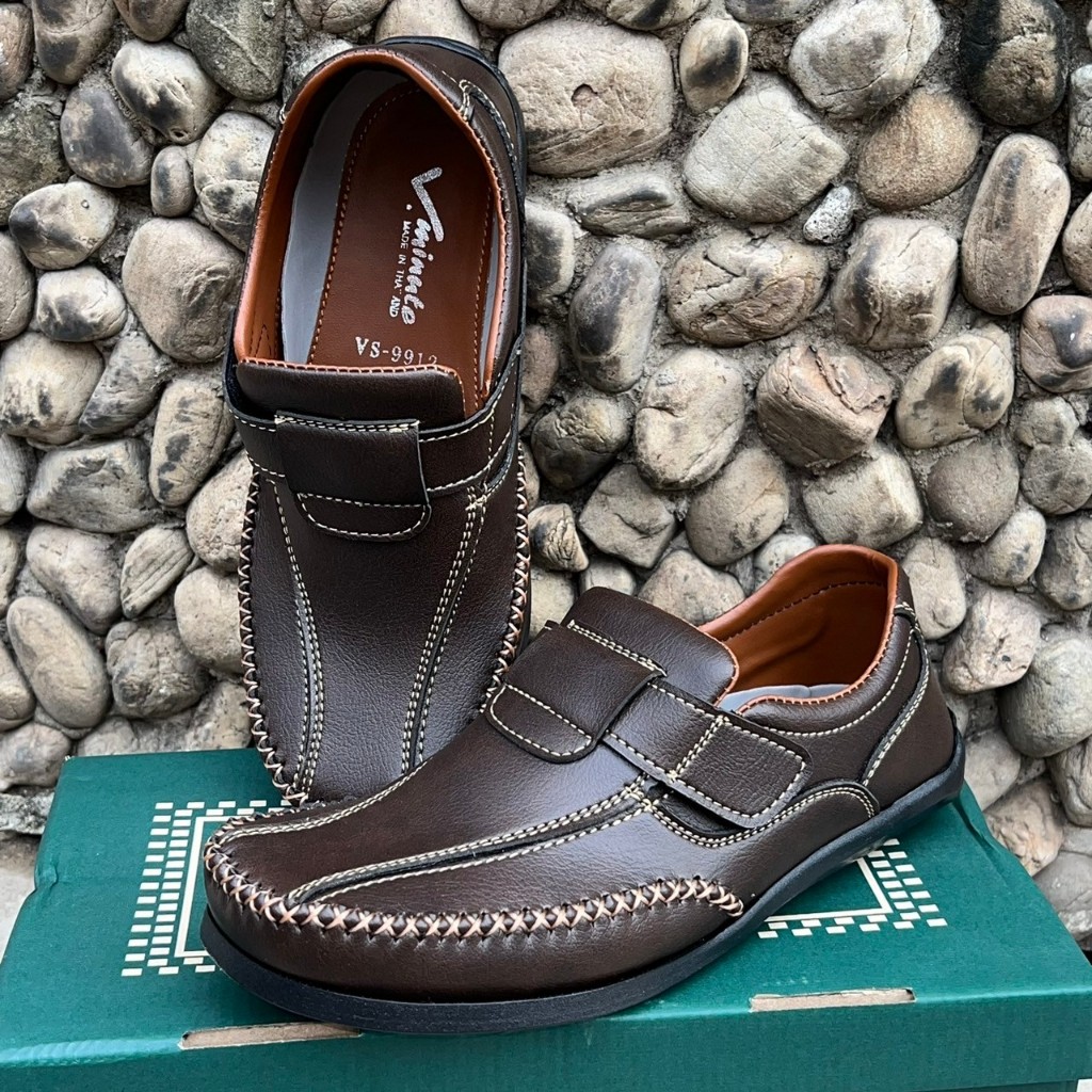 รองเท้าหนังมันเงา งานเย็บ ยี่ห้อ V.minute วีมินิท รุ่น 9912 สี ดำ,ตาล,แทน ไซส์ 39-44 รองเท้า Handmade