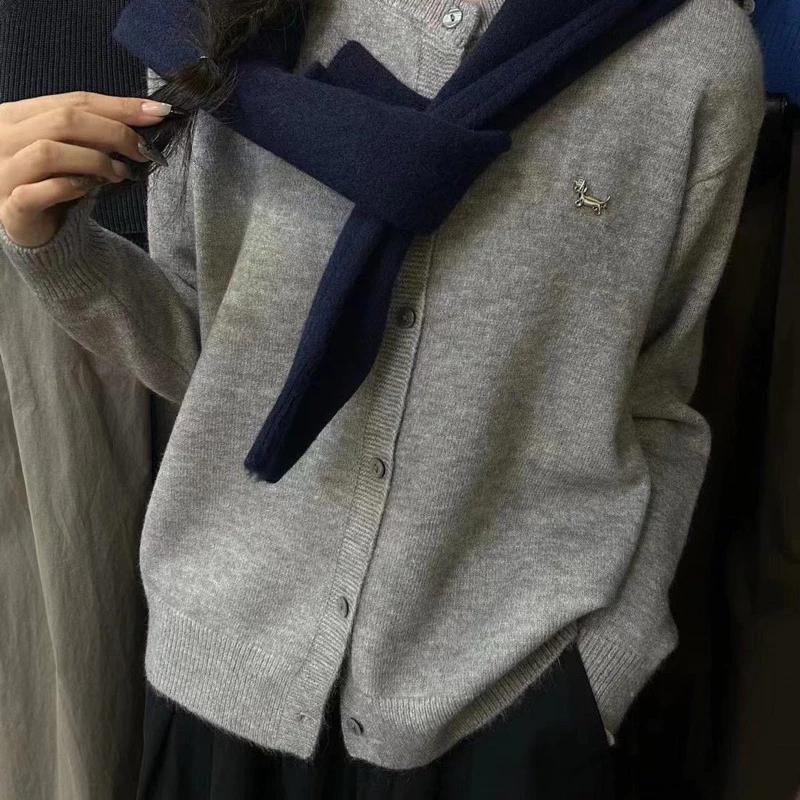 Duchshie Cardigan (ดัชชี่) l เสื้อคลุมไหมพรมแขนยาว ติดโลโก้สีเงินดัชชุน นุ่มมาก กันหนาวได้ดี thumbnail 7