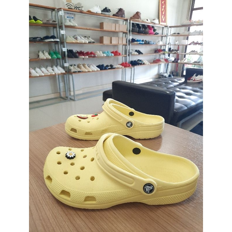 รองเท้าcrocsมือสองของแท้ size M8/W10 41 วัดจริงยาว 25.5-26 cm