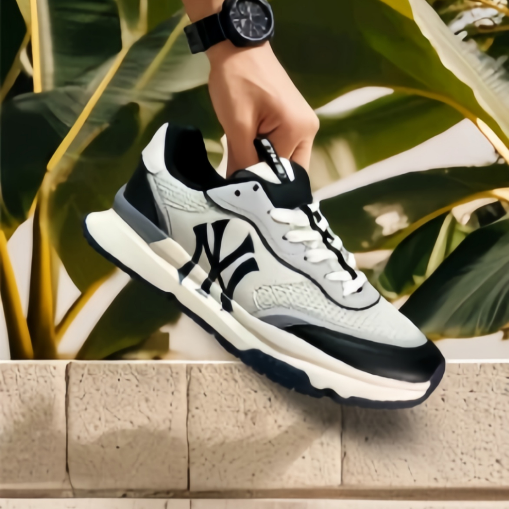 MLB Chunky Runner ขาวดำ ของแท้ 100 %  Sports shoes Running shoes style