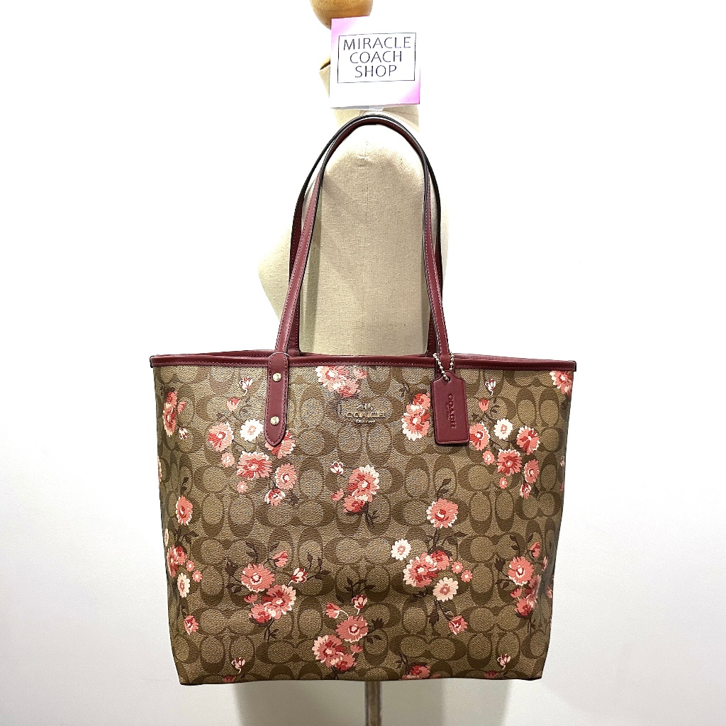 กระเป๋าถือ COACH ของแท้ ใหม่มือ 1 ใช้ได้ 2 ด้าน Coach 78279 Reversible City Tote In Signature Canvas