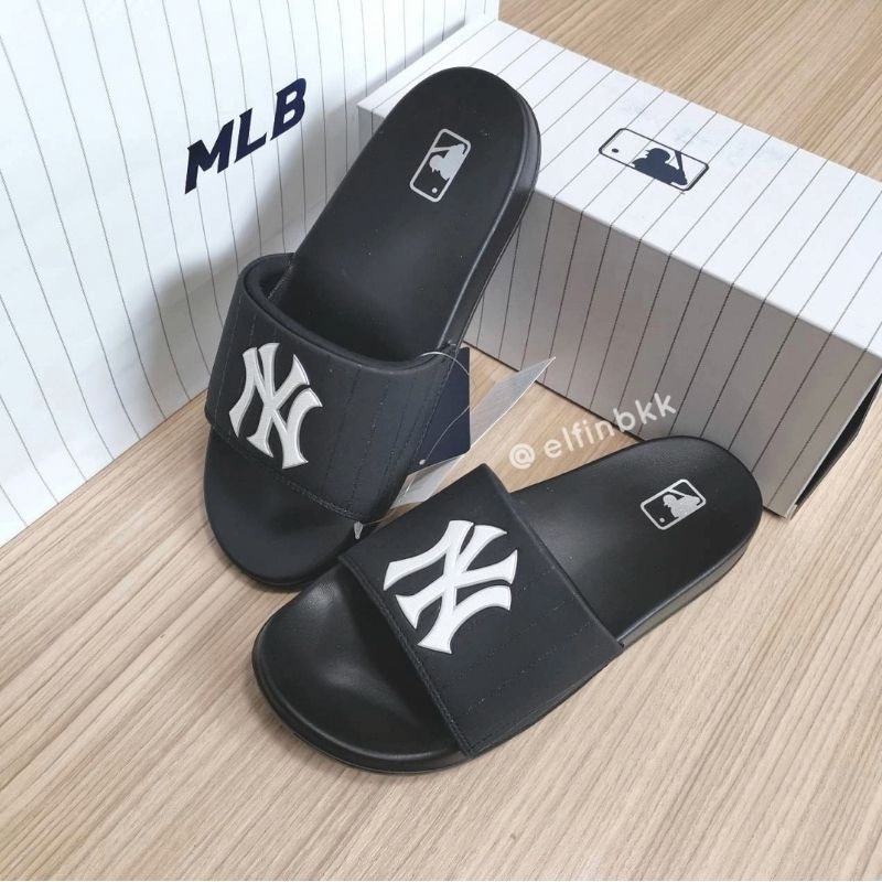 แท้ 💯 MLB Mound/ Dia Monogram Slides/Sandals รองเท้าแตะแบบสวม NY สีดำ/สีขาว/สีน้ำเงิน