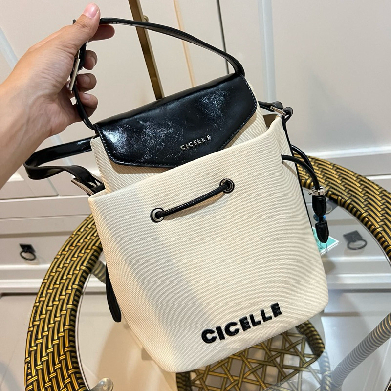 #9926 🤎Bucket bag 🤎 รอบนี้เป็นผ้าแคนวาสคุณภาพสูง ผสมหนังPU ของCicelle มากับน้องกระเป๋าจิ๋วด้วยย😍💕