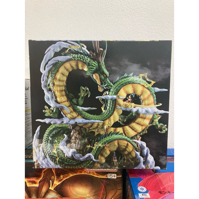 Dragon Ball : Shenron & Son Goku Figure