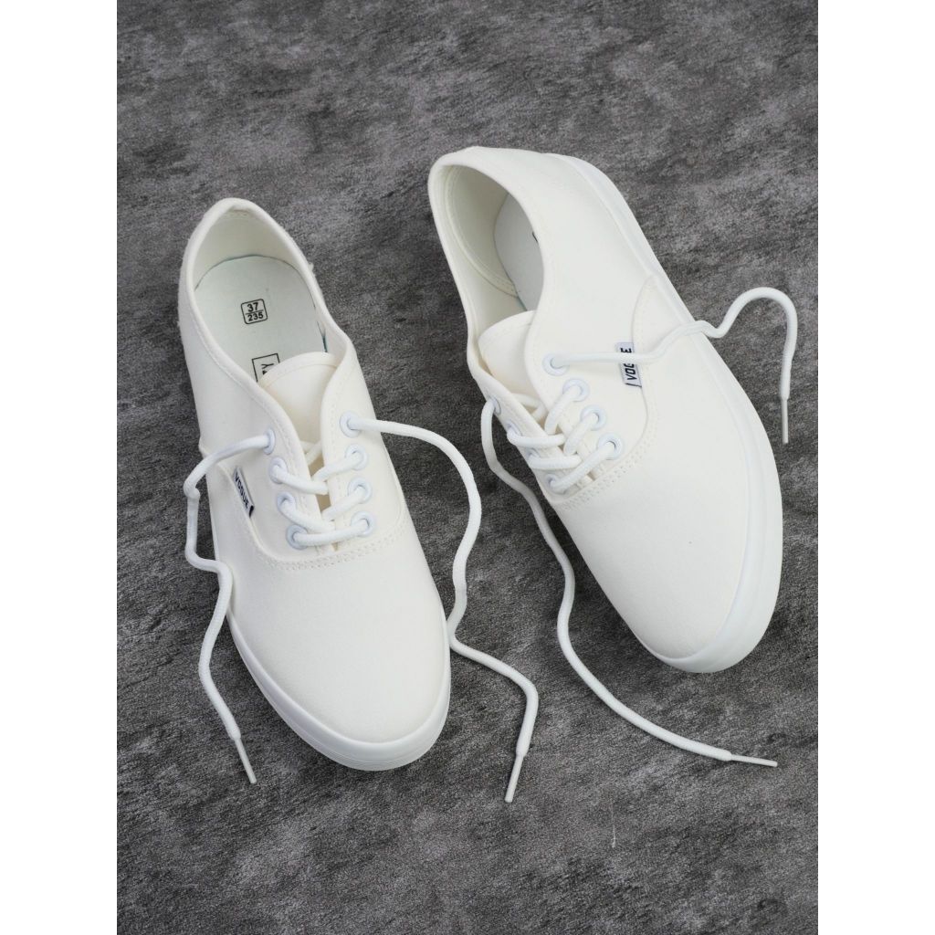สินค้าพร้อมส่ง KT8169 รองเท้าผ้าใบสีขาว 36-40