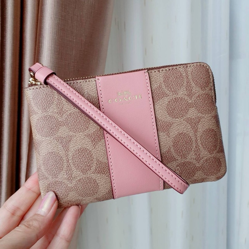 CORNER ZIP WRISTLET (COACH CW854)