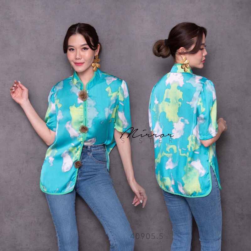 🧧สินค้าขายดี🧧 ••MiRRoRSiSTER’s CiA BLoUSE with Roses BRooCH•• เสื้อลายสีน้ำ แพทเทรินดีไซน์ทรงสวย ดีเทลคอจีนแขนสั้รจับยก - รูปที่ 5