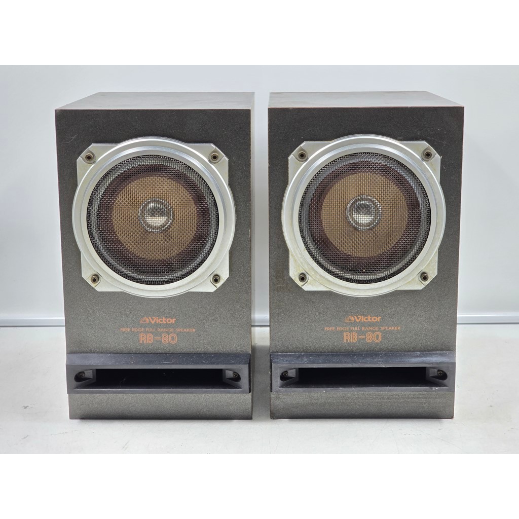 AZ160 ลำโพง 1 คู่ มือสองญี่ปุ่น (899-900) VICTOR RB-80 15W 4 โอห์ม Woofer 3.5 นิ้ว Size ตู้ 16x21.5x