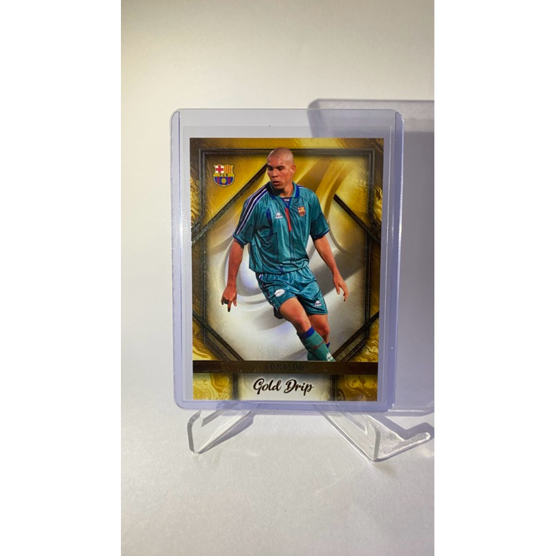 การ์ดนักฟุตบอล Ronaldo R9 TOPPS Gold drip 2024