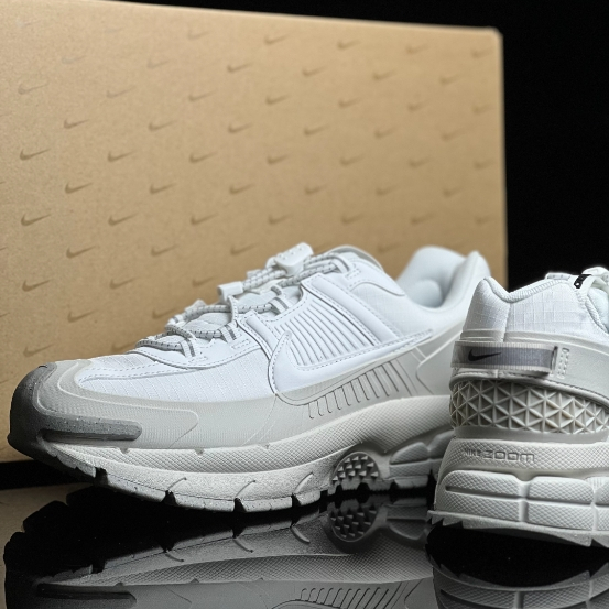 Nike Air Zoom Vomero 5Roam Summit White white ของแท้ 100%