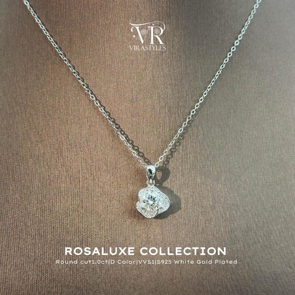 VRS.สร้อยเพชร สร้อยคอเงิน92.5 ชุบทองคำขาว พร้อมจี้ดีไซน์กลีบกุหลาบเพชรเม็ดกลางน้ำหนัก1.0ct RosaLuxe