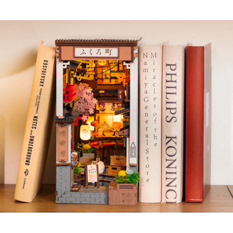 โมเดล DIY ประกอบเอง Rolife Sakura Wine Alley DIY Book Nook Shelf Insert Kit TGB11 English version [พร้อมส่ง]