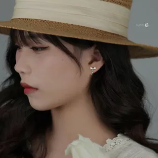GLAMOR✨ต่างหูเงิน Different จี้โบว์ ต่างหูแฟชั่น ตุ้มหูเงิน925 ต่างหูดีไซน์น่ารัก น้ำหนักเบา