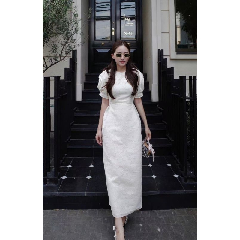 French Korea ชุดเดรสลูกไม้ฉลุแขนดอกกุหลาบ ใส่งานหมั้น ใส่ทำบุญ สวยหวานสไตล์คุณหนู Pisamai
