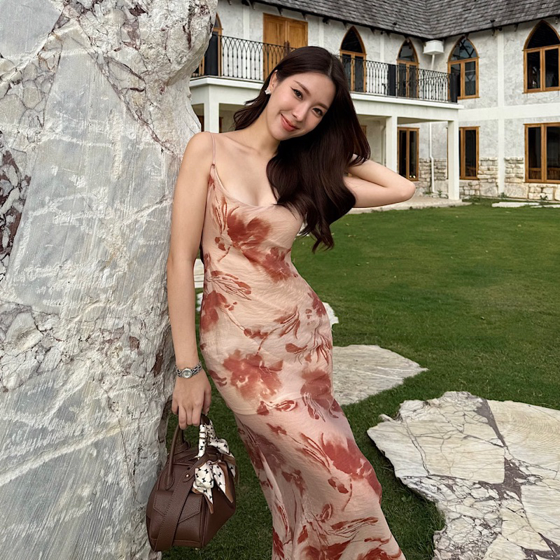 Dressfriends.bybf | Wine Dress เดรสสายเดี่ยวผ้าซีทรูบางเบาลายดอกสีเพ้นท์