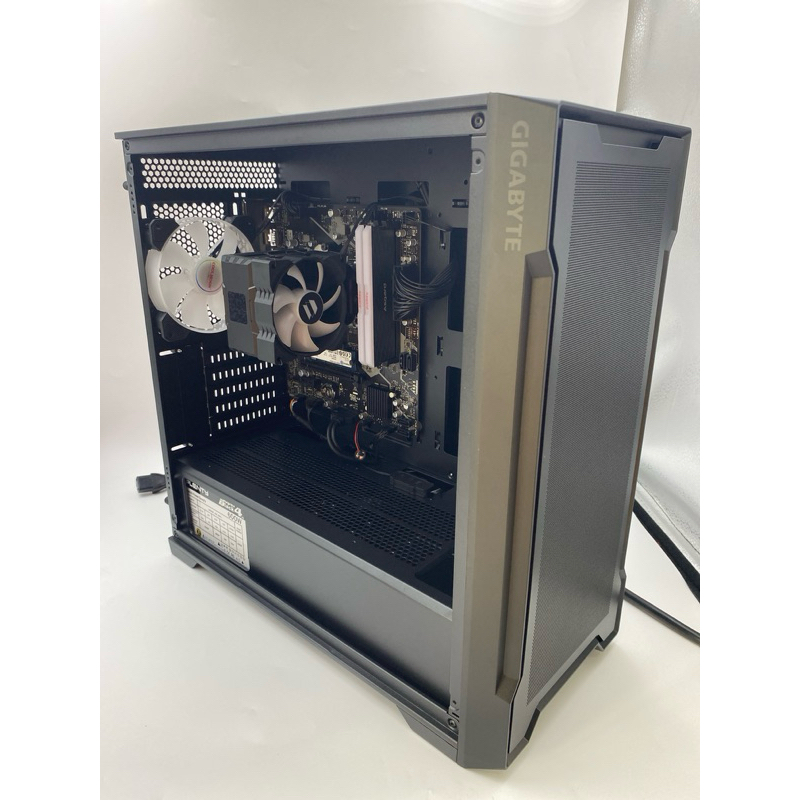 คอมประกอบ CPU R5 8500g Ram 32g M2 500g Radron740m 4g case C102