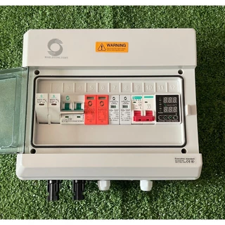ชุดกล่องเบรกเกอร์ขนาด 1-5KW ชนิดกันน้ำป้องกันไฟกะชากของระบบไฟ AC และ DC สำหรับออนกริดอินเวอร์เตอร์ระบบโซล่าเซลล์