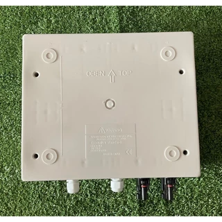 ชุดกล่องเบรกเกอร์ขนาด 1-5KW ชนิดกันน้ำป้องกันไฟกะชากของระบบไฟ AC และ DC สำหรับออนกริดอินเวอร์เตอร์ระบบโซล่าเซลล์