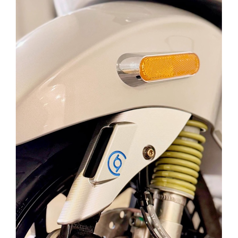 1O1 Factory 🇹🇼 บังโช๊ค Vespa Sprint / Primavera เวสป้า ใส่แทนของเดิมได้เลย