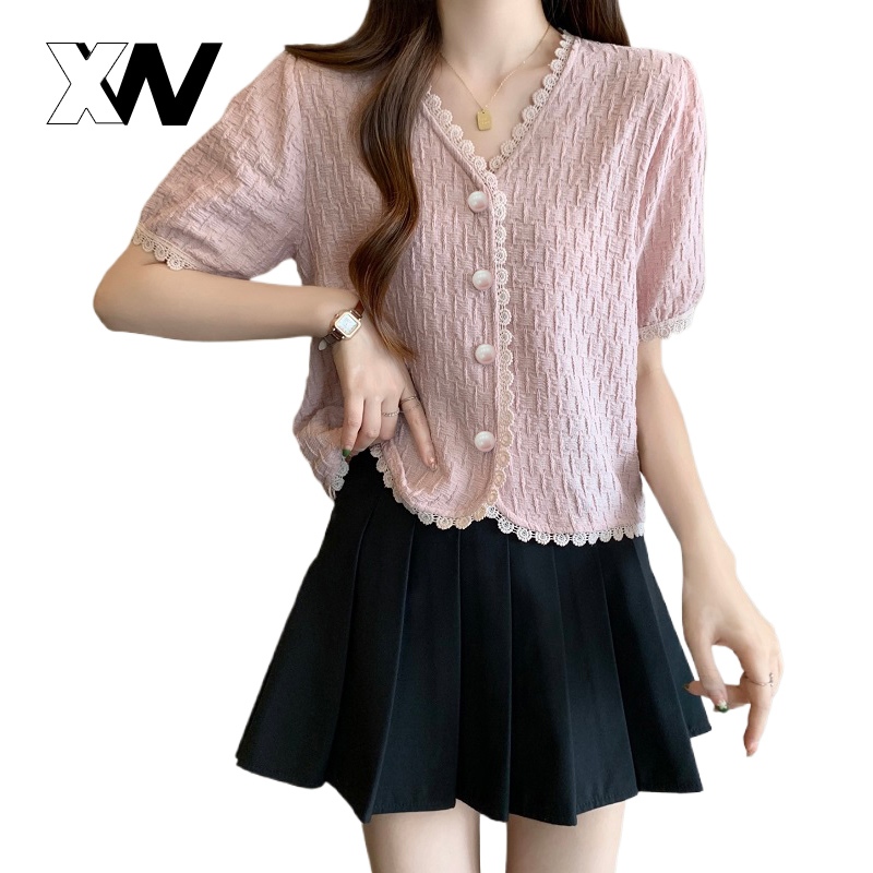 นิวคอลเลคชั่นพร้อมส่ง เสื้อแฟชั่นผู้หญิงงานเกาหลี งานสวยทรงน่ารัก เนื้อผ้าดี ดีเทลแต่งขอบลูกไม้ให้ลุคดูหวานไม่ไหว ใครยัง